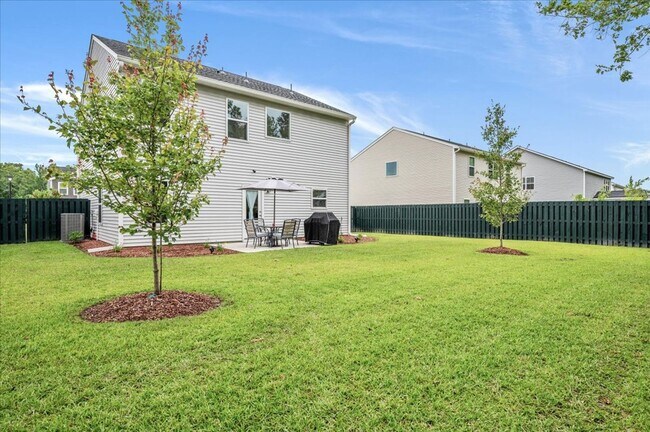 Building Photo - 283 Excel Dr