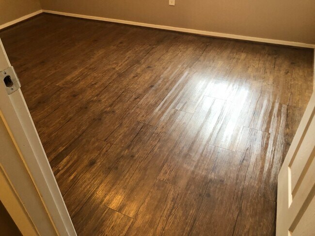 Building Photo - 3703CH