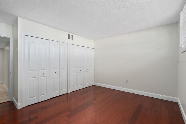 Building Photo - 1100 S Orlando Ave