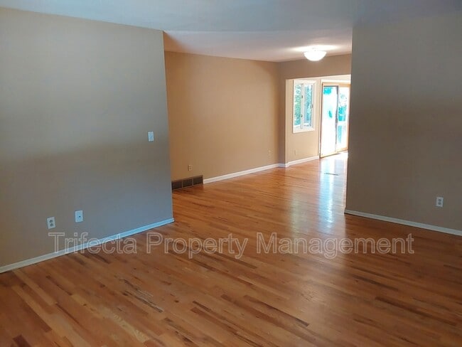 Building Photo - 1309 City Park Ave