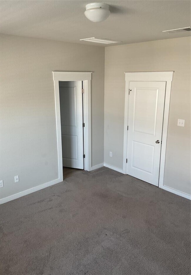 Building Photo - 602 Pearly Eye Dr