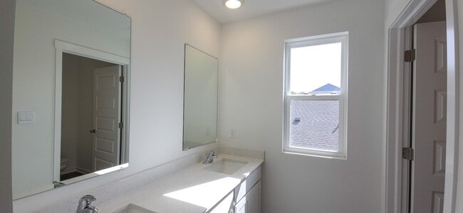 Building Photo - 4113 Viceroy St