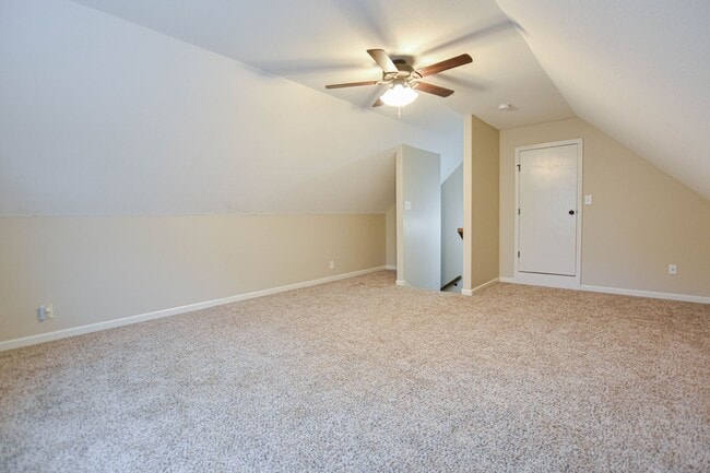 Building Photo - Pet Friendly Three Bedroom with Bonus!