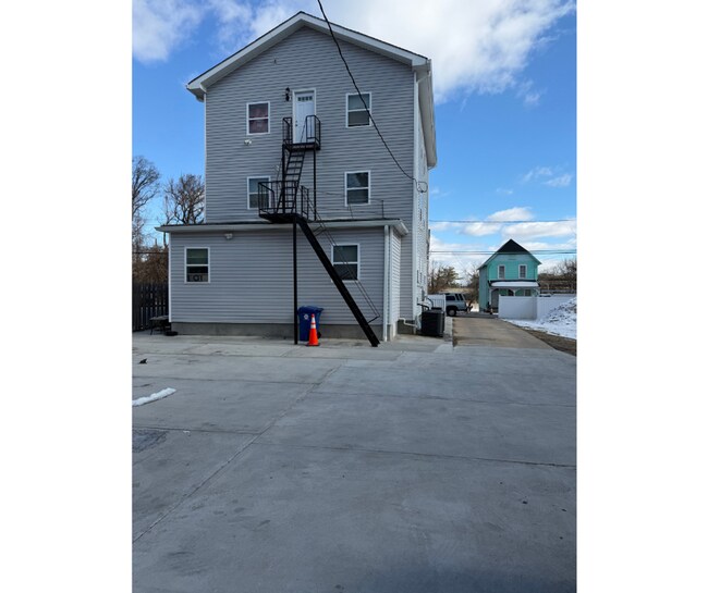 Building Photo - 6504 Armstrong Ave