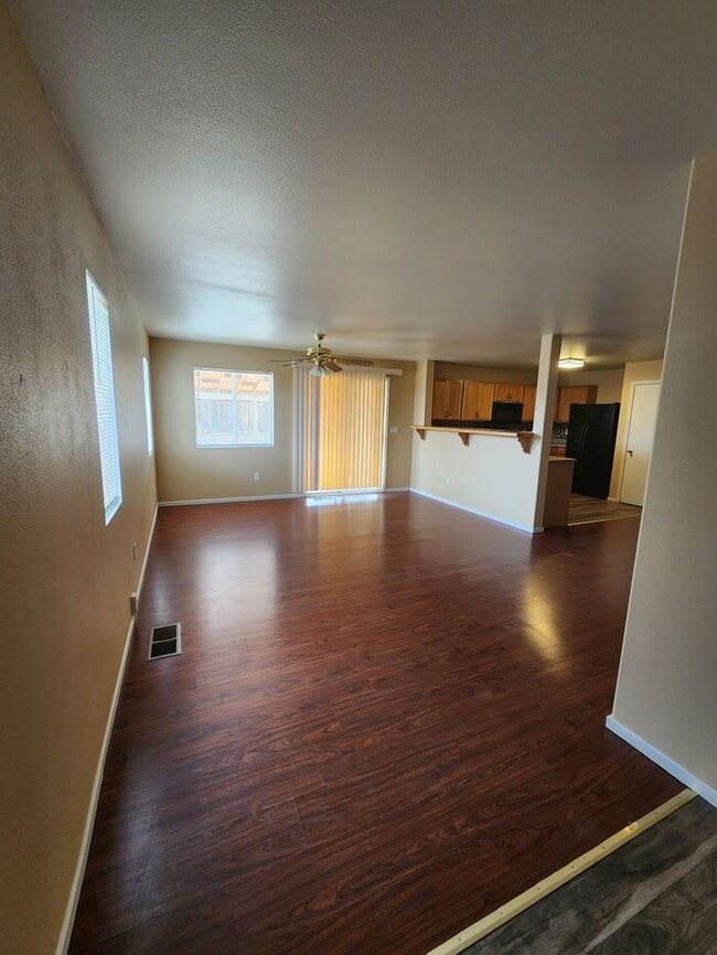 Building Photo - Cul-de-sac home in North Valleys!