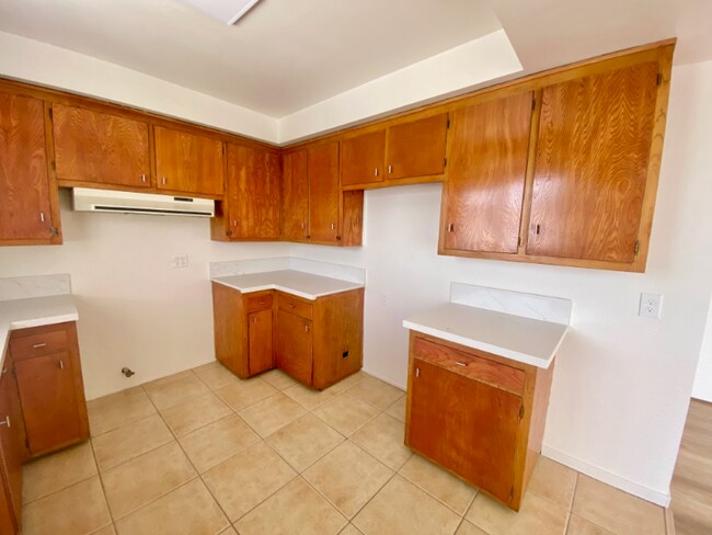 Building Photo - 2014 Ridgeley Dr