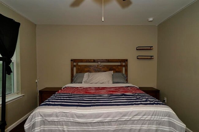 Building Photo - 1992 Greencastle Ln