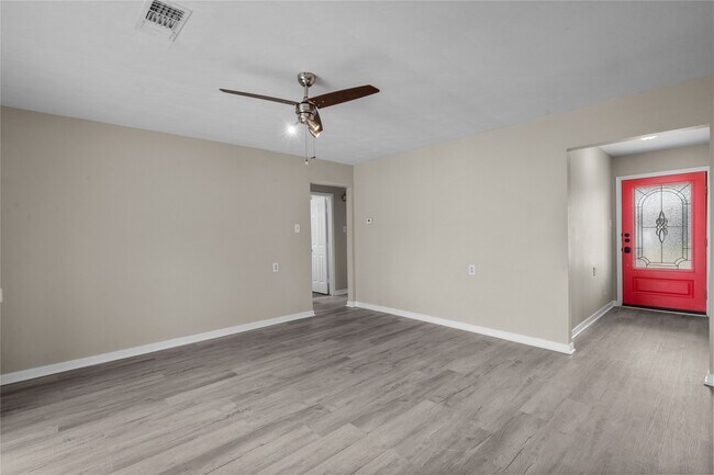 Building Photo - 3320 80th St