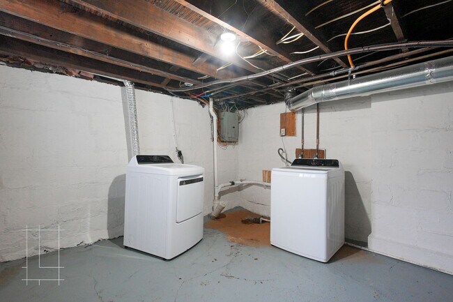 Building Photo - 1257 N 6th St