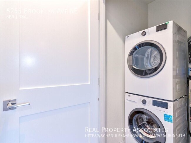 Building Photo - 5255 Brooklyn Ave NE