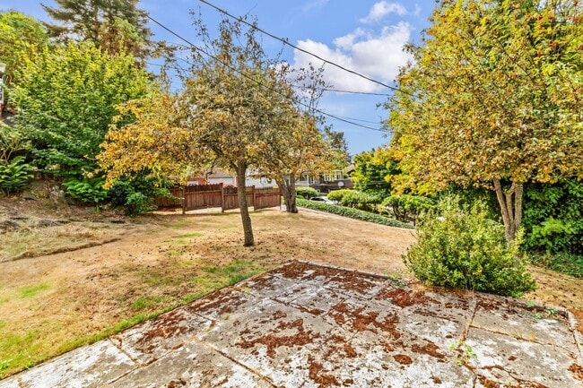 Building Photo - 3535 43rd Ave W
