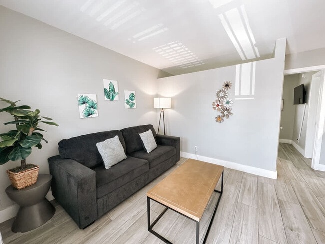 Building Photo - 50 Davie Blvd