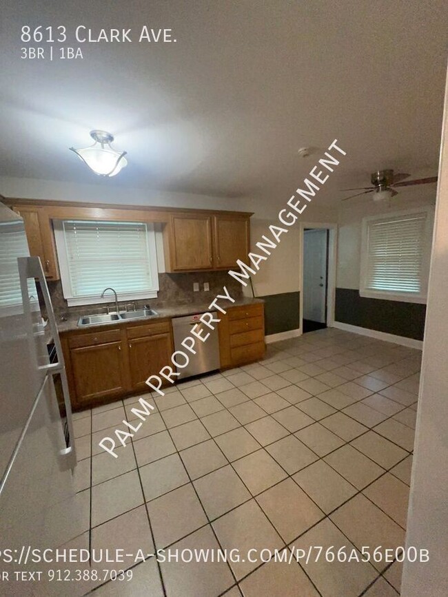 Building Photo - Adorable 3 bedroom, 1 bath single family h...