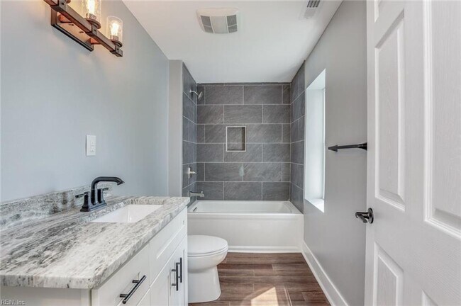 Building Photo - Beautifully remodeled single family home!