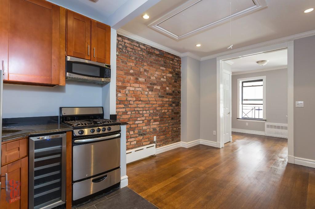 Building Photo - 1373 1st Ave