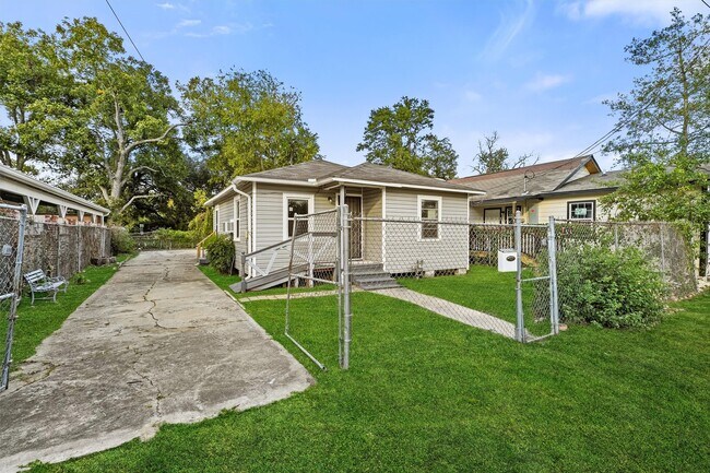 Primary Photo - 4313 Engleford St