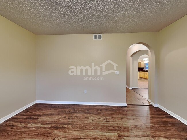 Building Photo - 1071 Royal Marquis Cir