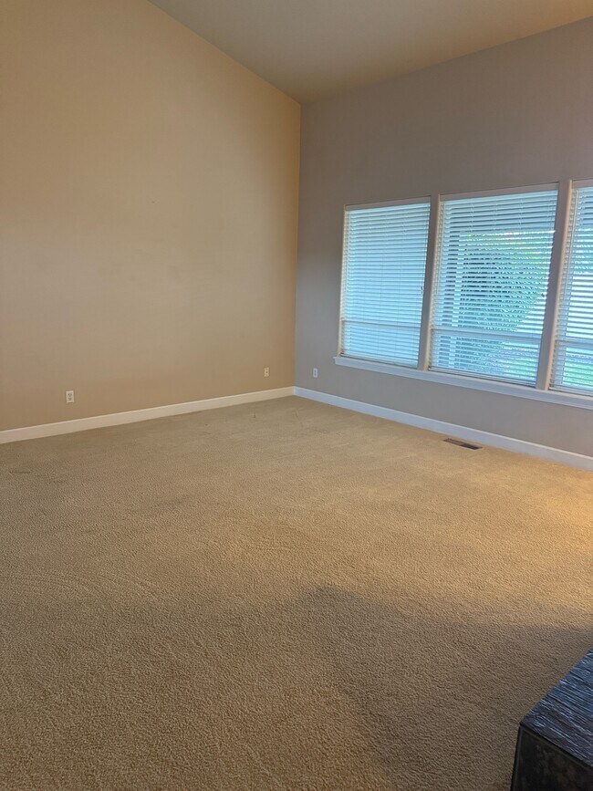 Building Photo - 150 Skyhawk Dr