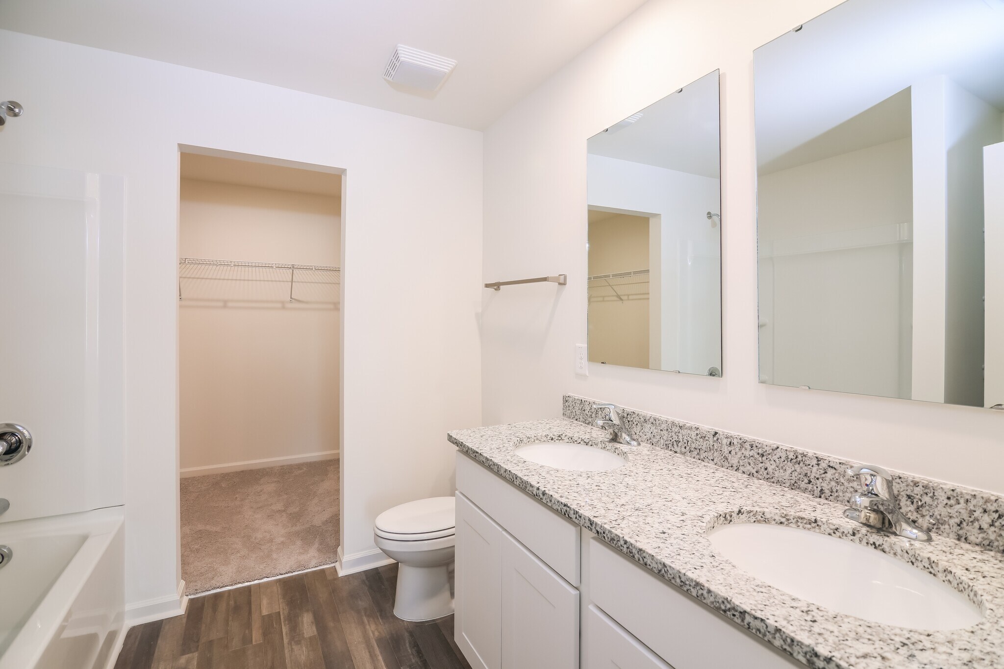 Building Photo - 2203 Samuel Ln