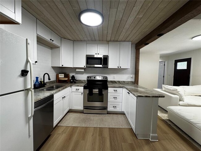 Building Photo - 3008 Hillview St