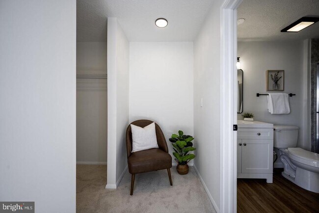Building Photo - 6909 Doublebrand Ct