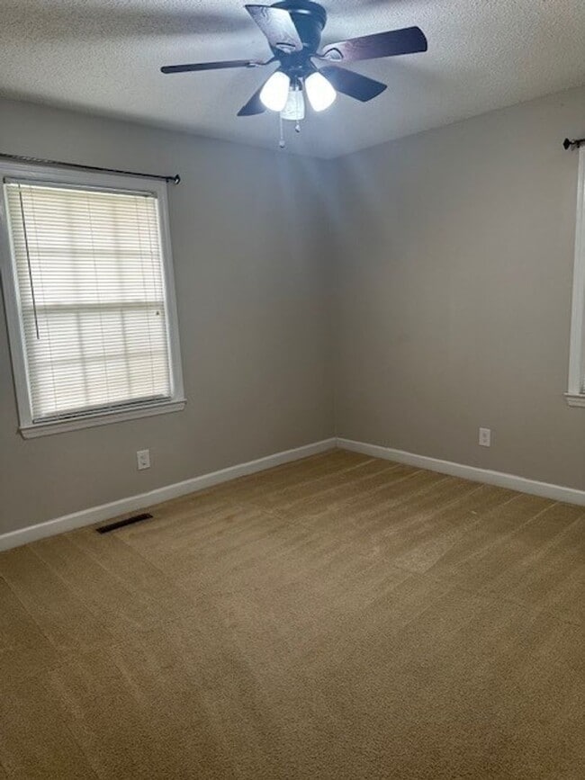 Building Photo - 3 Bed/2 Bath Home - Minutes from SJAFB, Sh...