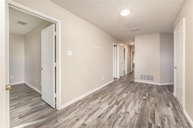 Building Photo - 100 Scarlet View