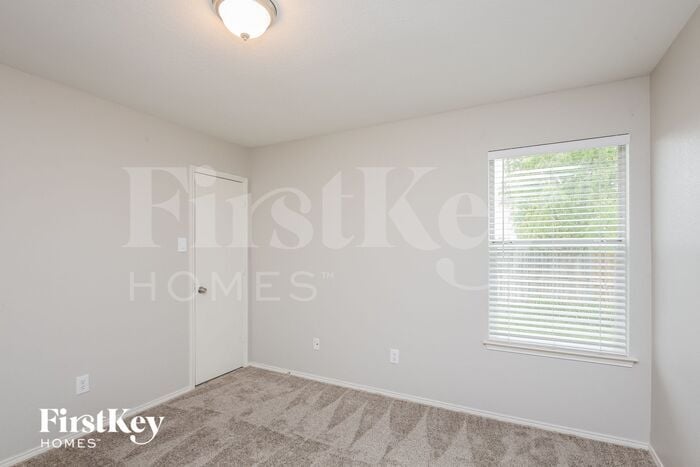 Building Photo - 10901 Braemoor Dr