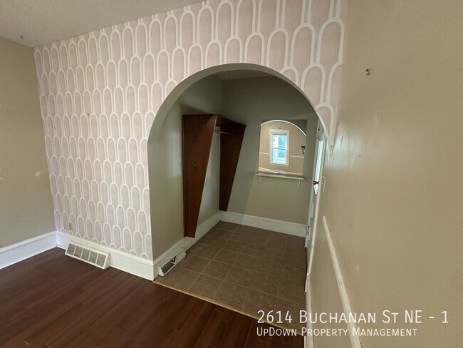 Building Photo - 2614 Buchanan St NE
