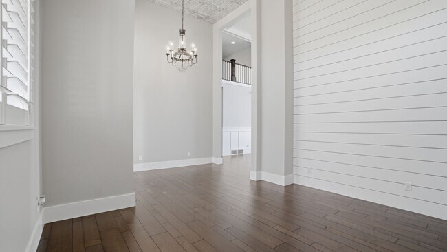 Building Photo - Luxurious Herriman 6 Bed with Indoor Court, Theater & Stunning Views!!!