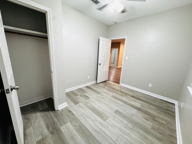 Building Photo - 1219 N 44th St