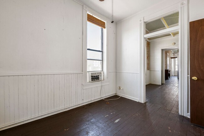 Building Photo - 103 Holcomb St