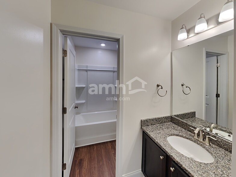 Building Photo - 194 Pullen Dr