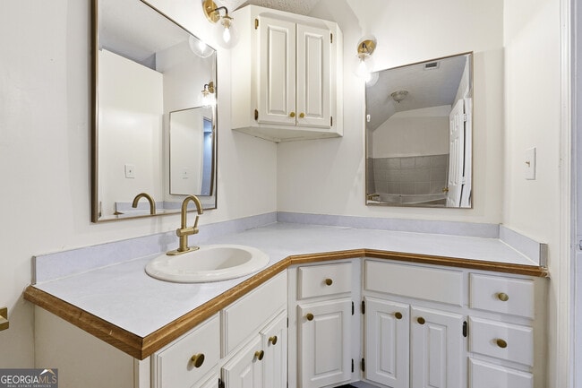 Building Photo - 1247 Wooten Dr