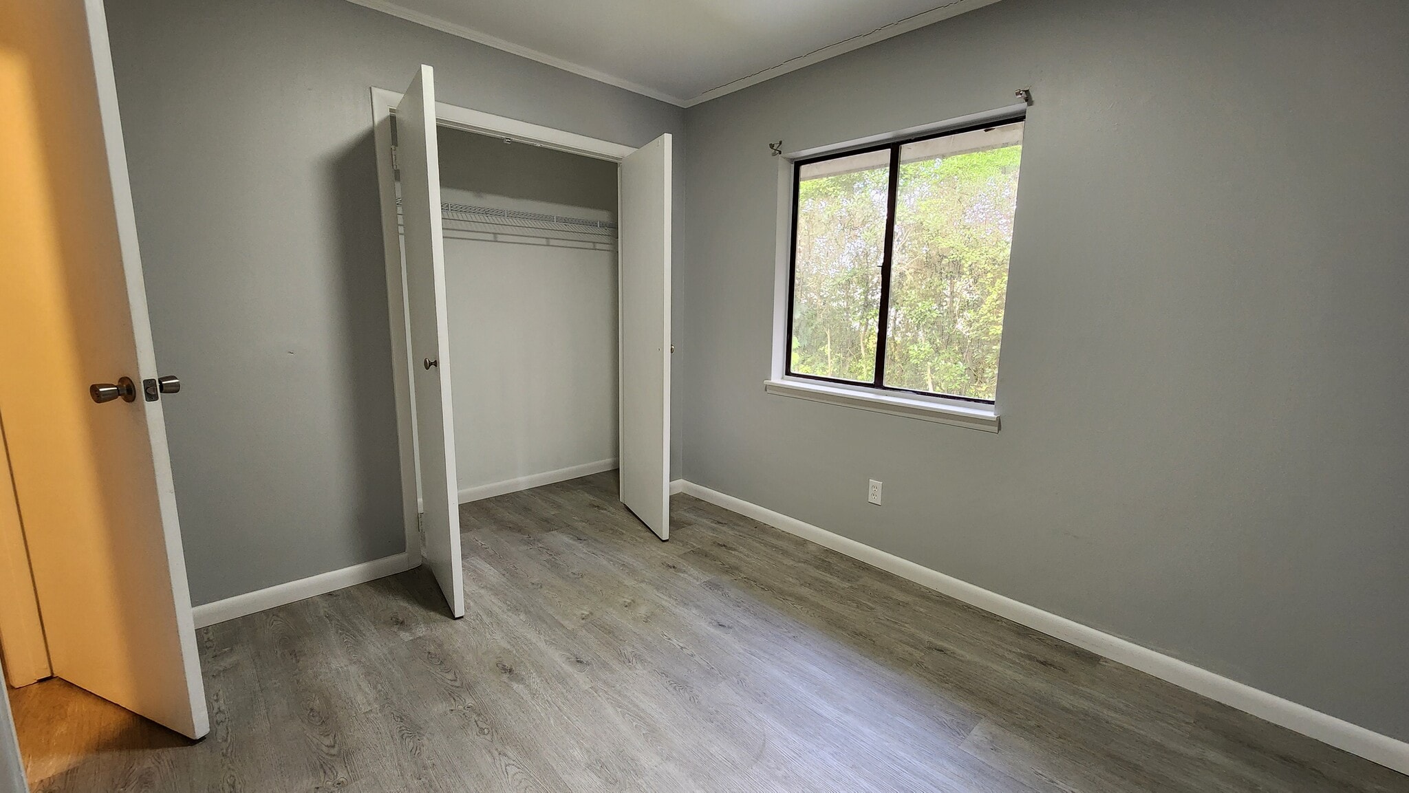 bedroom - 950 Forestbrook Rd