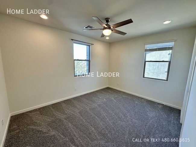 Building Photo - 3133 N Loma Vista