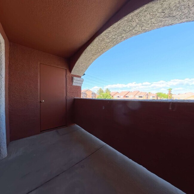 Building Photo - 2nd Level Specious One Bedroom Condo at Copper Sands!