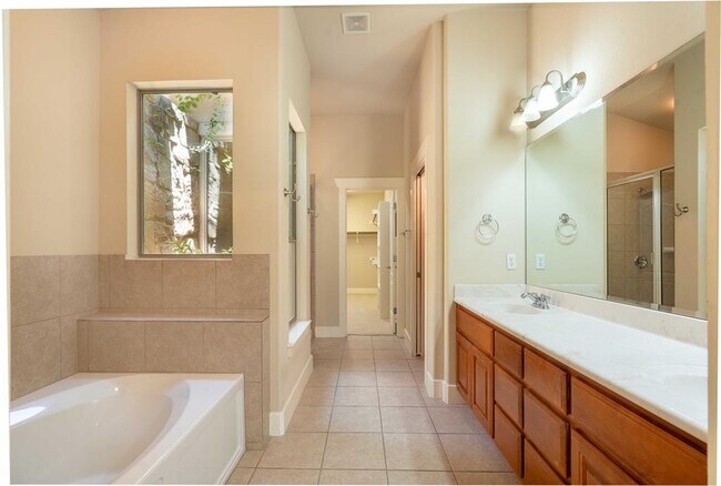 Building Photo - 210 Rivulet Ln