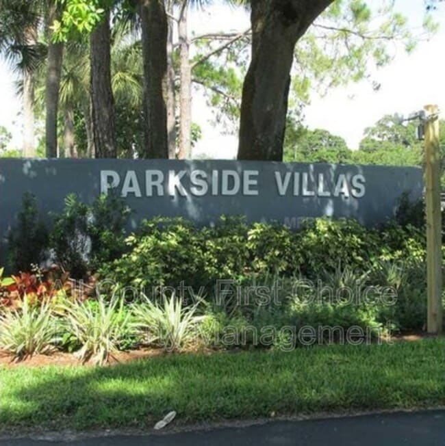 Building Photo - 7315 Parkside Villas Dr