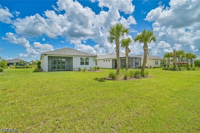 Building Photo - 42218 Edgewater Dr