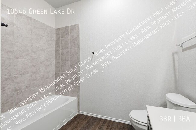 Building Photo - 10546 Grn Lk Dr