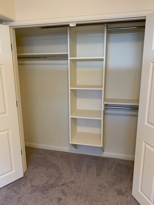 Building Photo - 123 W 7500 S