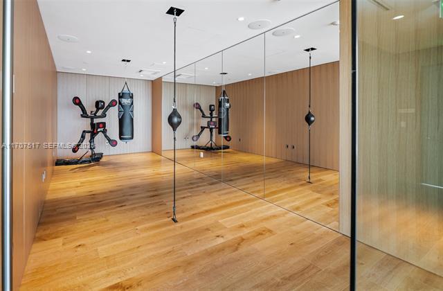Building Photo - 300 Biscayne Boulevard Way