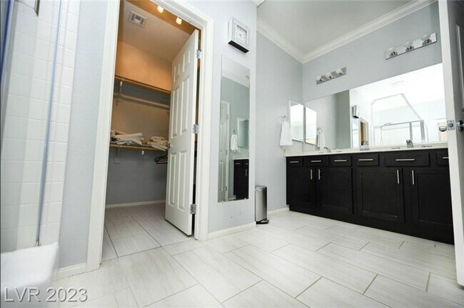 Building Photo - BEAUTIFUL HOME IMMACULATE AND READY TO MOVE-IN