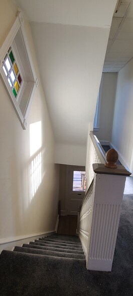 Look back to entrance - 204 Cadwalader Ave