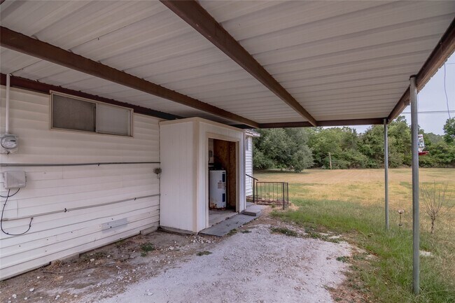 Building Photo - 137 Lee Ln