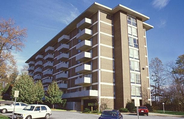 Building Photo - South Hill