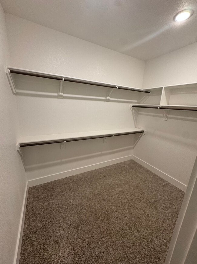 Building Photo - COMING SOON - Commuter Friendly - 3/2/2