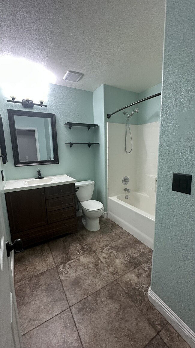 Building Photo - 8847 N 47th Ln
