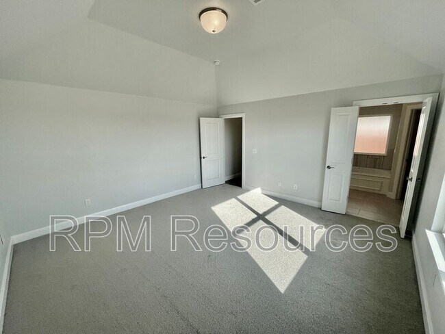 Building Photo - 9100 Yassir Blvd